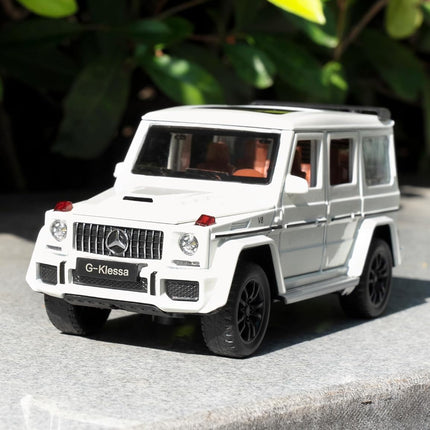 1/32 Scale Car Model Compatible for Collectible G63 AMG Diecast Toy Vehicle, Zinc Alloy Pull Back Toy Car with Sound and Light for Adult Boys Girls 3 4 5 6 7 8（White）